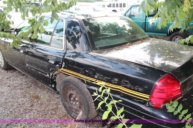 image for item H6575 2005 Ford Crown Victoria Police Interceptor