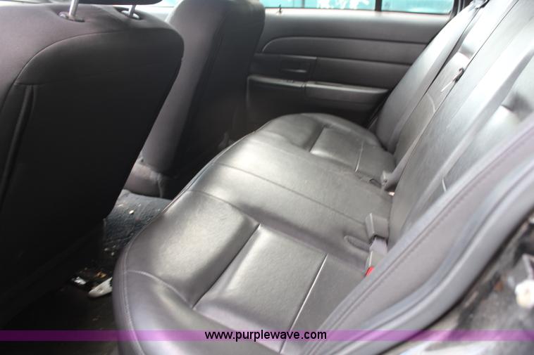 image for item H6575 2005 Ford Crown Victoria Police Interceptor