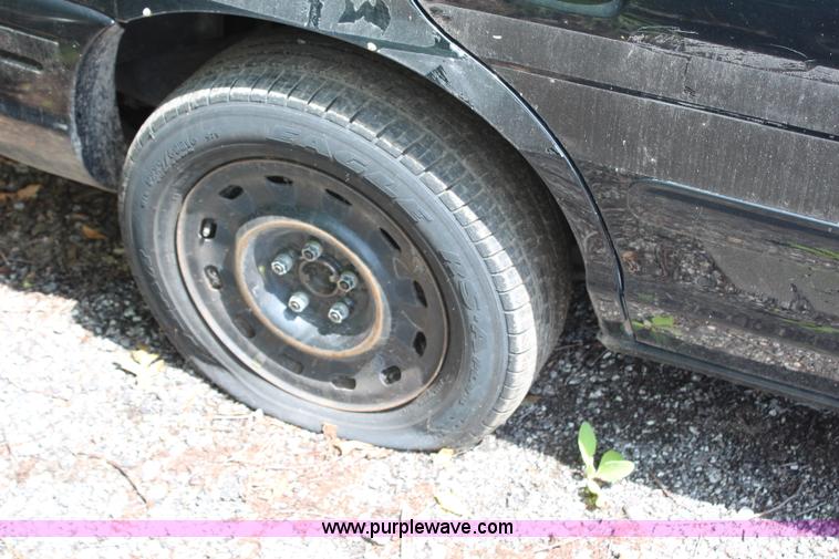 image for item H6575 2005 Ford Crown Victoria Police Interceptor