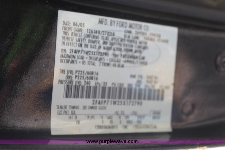 image for item H6575 2005 Ford Crown Victoria Police Interceptor