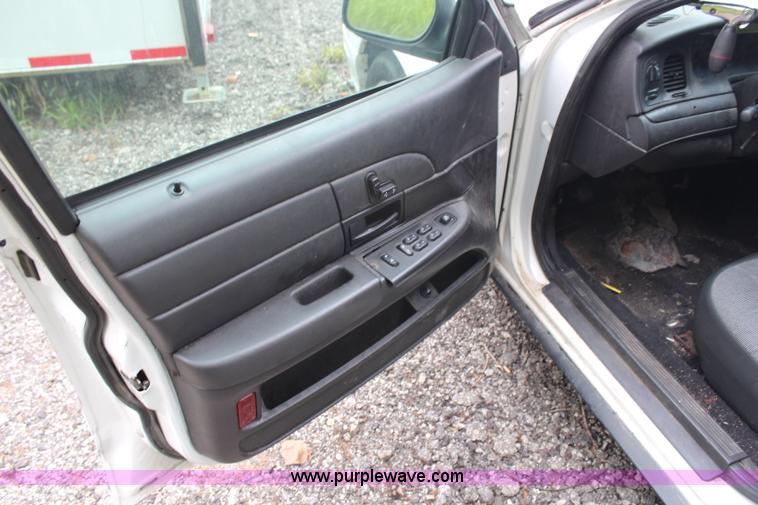 image for item H6577 2008 Ford Crown Victoria Police Interceptor