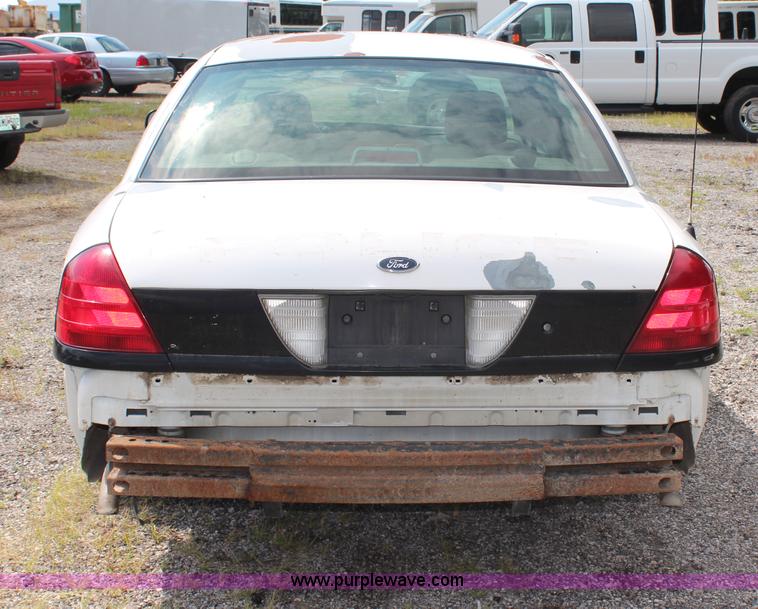image for item H6593 2005 Ford Crown Victoria Police Interceptor