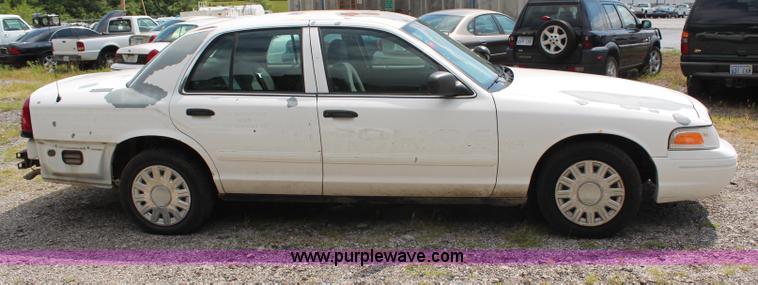 image for item H6593 2005 Ford Crown Victoria Police Interceptor
