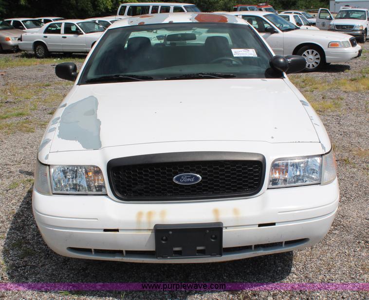 image for item H6593 2005 Ford Crown Victoria Police Interceptor