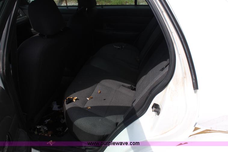 image for item H6593 2005 Ford Crown Victoria Police Interceptor