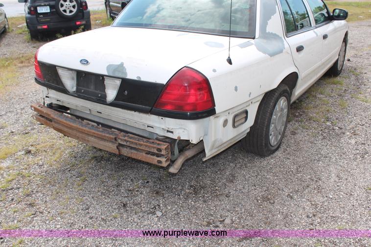 image for item H6593 2005 Ford Crown Victoria Police Interceptor