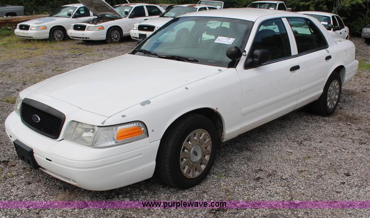 image for item H6604 2005 Ford Crown Victoria Police Interceptor