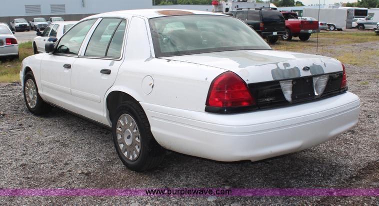 image for item H6604 2005 Ford Crown Victoria Police Interceptor