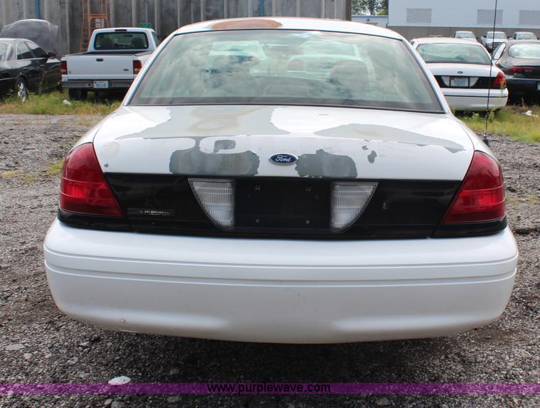image for item H6604 2005 Ford Crown Victoria Police Interceptor