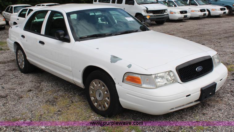 image for item H6604 2005 Ford Crown Victoria Police Interceptor