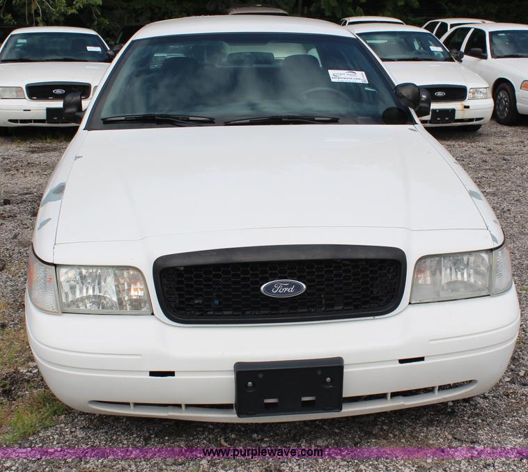 image for item H6604 2005 Ford Crown Victoria Police Interceptor
