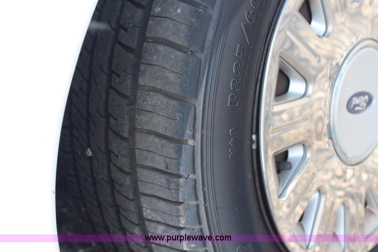 image for item H6604 2005 Ford Crown Victoria Police Interceptor