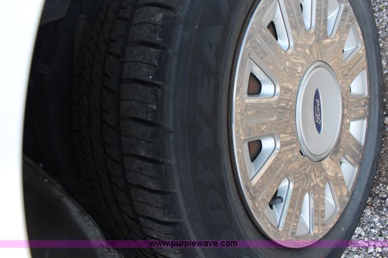 image for item H6604 2005 Ford Crown Victoria Police Interceptor