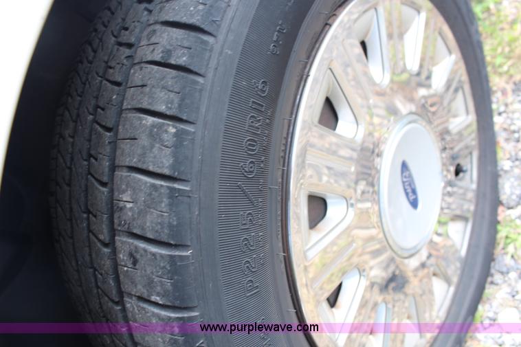 image for item H6604 2005 Ford Crown Victoria Police Interceptor