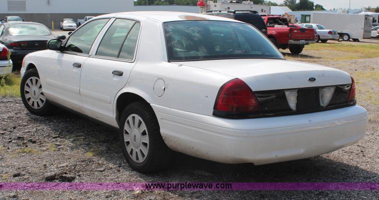 image for item H6605 2006 Ford Crown Victoria Police Interceptor