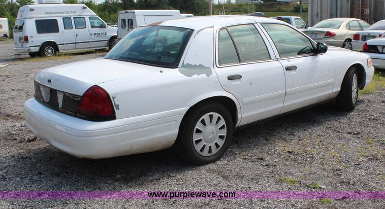 image for item H6605 2006 Ford Crown Victoria Police Interceptor