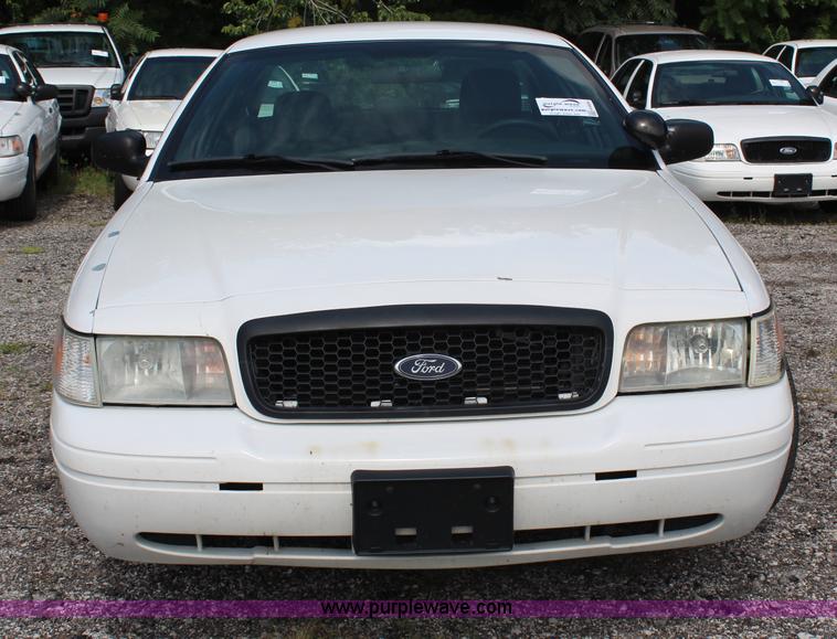 image for item H6605 2006 Ford Crown Victoria Police Interceptor