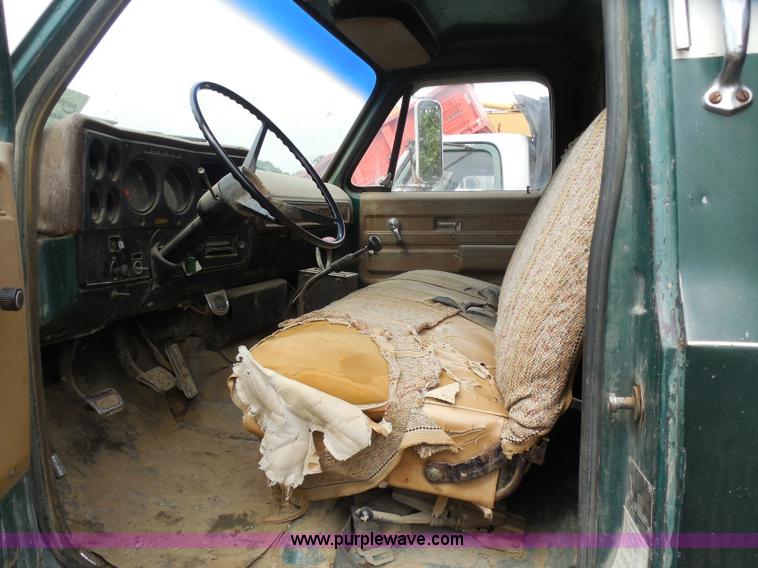 image for item H9850 1975 Chevrolet C60 dump truck