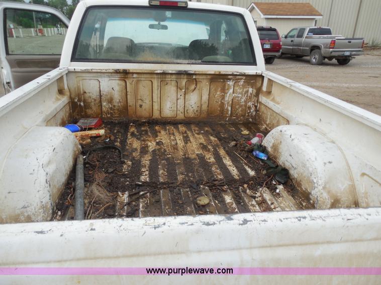 image for item H9852 1998 Chevrolet 1500 Extended Cab pickup truck