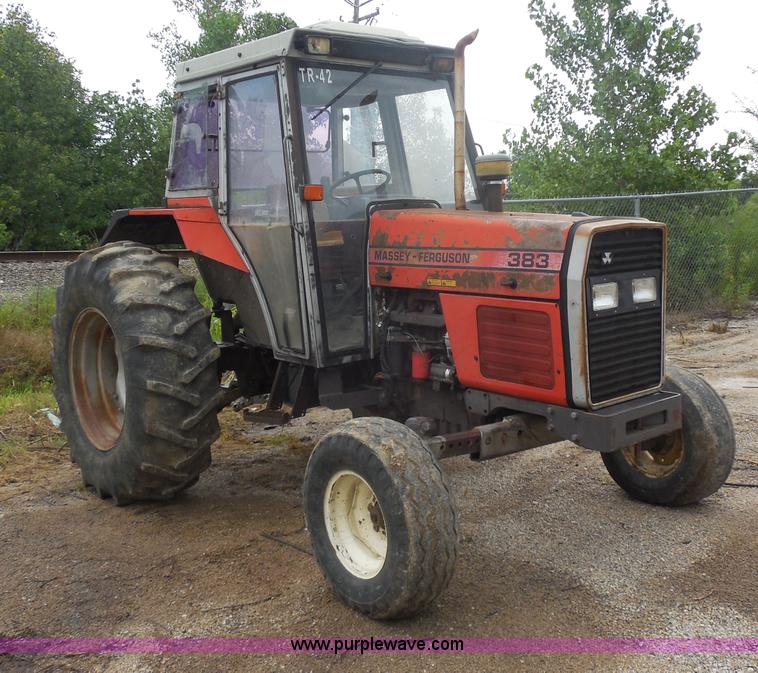 image for item H9853 Massey-Ferguson 383 tractor