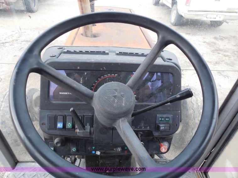 image for item H9853 Massey-Ferguson 383 tractor