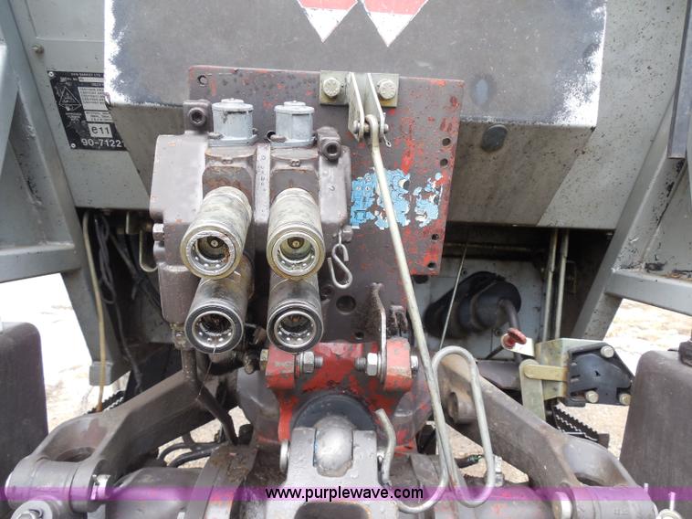 image for item H9853 Massey-Ferguson 383 tractor