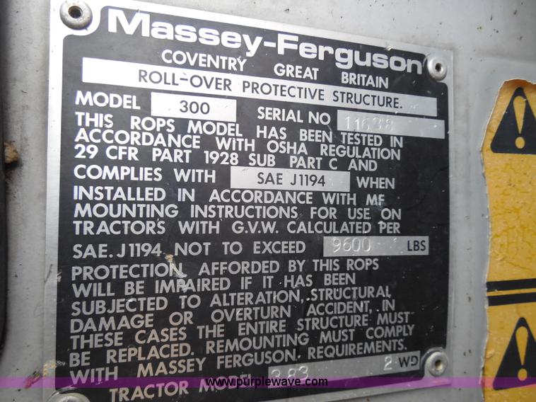 image for item H9853 Massey-Ferguson 383 tractor