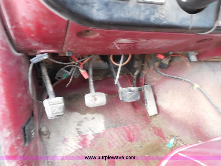 image for item H9854 1990 Ford F350 flatbed pickup truck