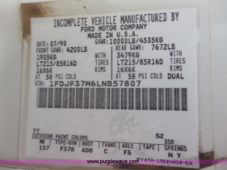 image for item H9854 1990 Ford F350 flatbed pickup truck