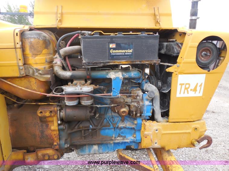 image for item H9855 1977 Ford 5600 tractor