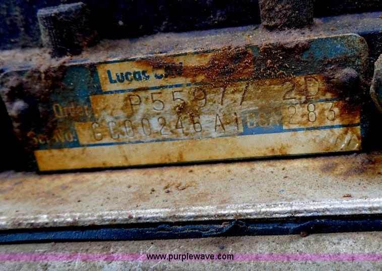 image for item H9855 1977 Ford 5600 tractor