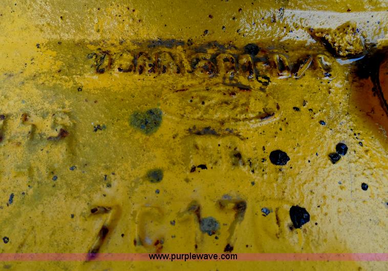 image for item H9855 1977 Ford 5600 tractor