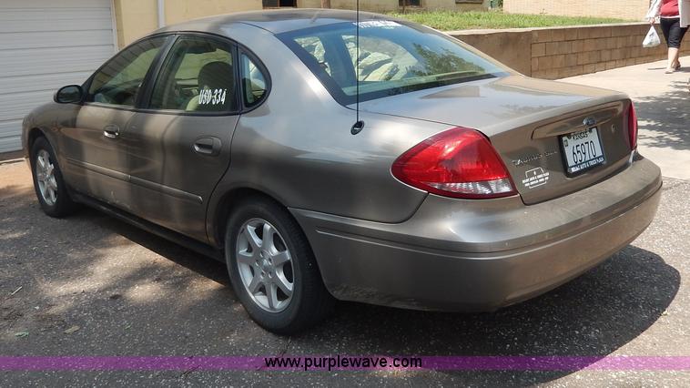 image for item I4330 2006 Ford Taurus SEL