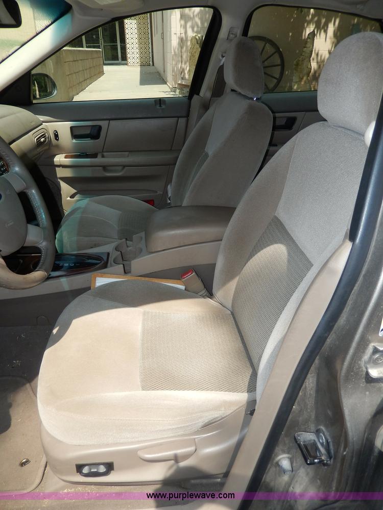 image for item I4330 2006 Ford Taurus SEL