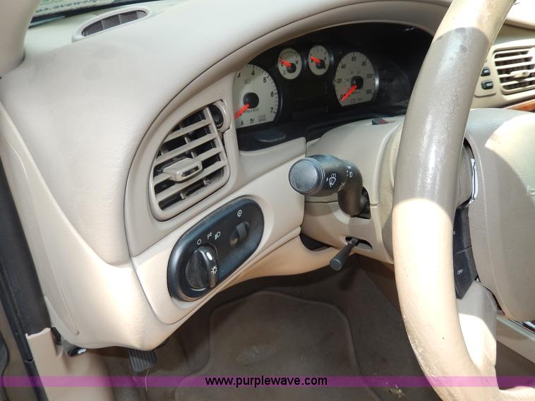 image for item I4330 2006 Ford Taurus SEL