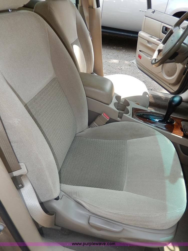 image for item I4330 2006 Ford Taurus SEL