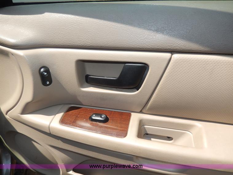 image for item I4330 2006 Ford Taurus SEL