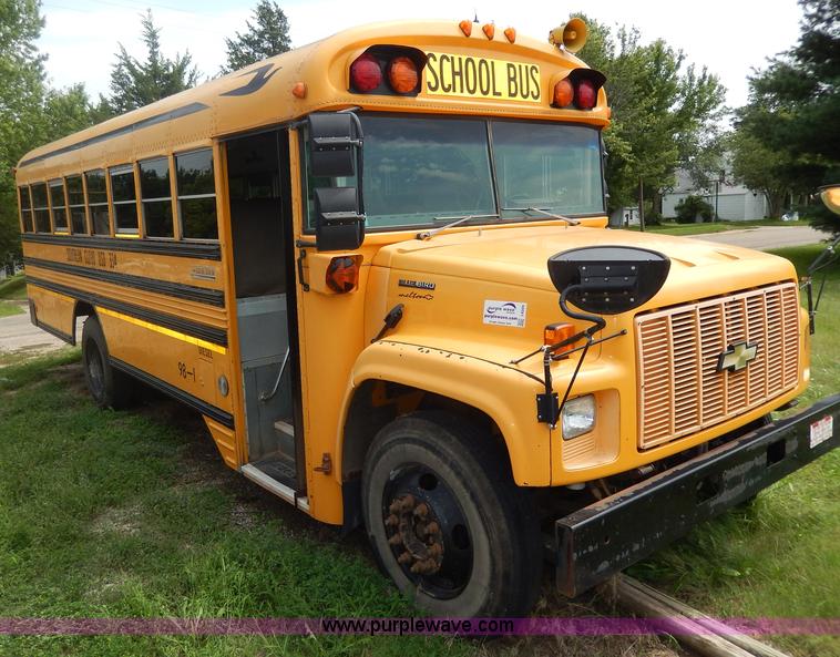 image for item I4345 1999 Chevrolet Blue Bird school bus