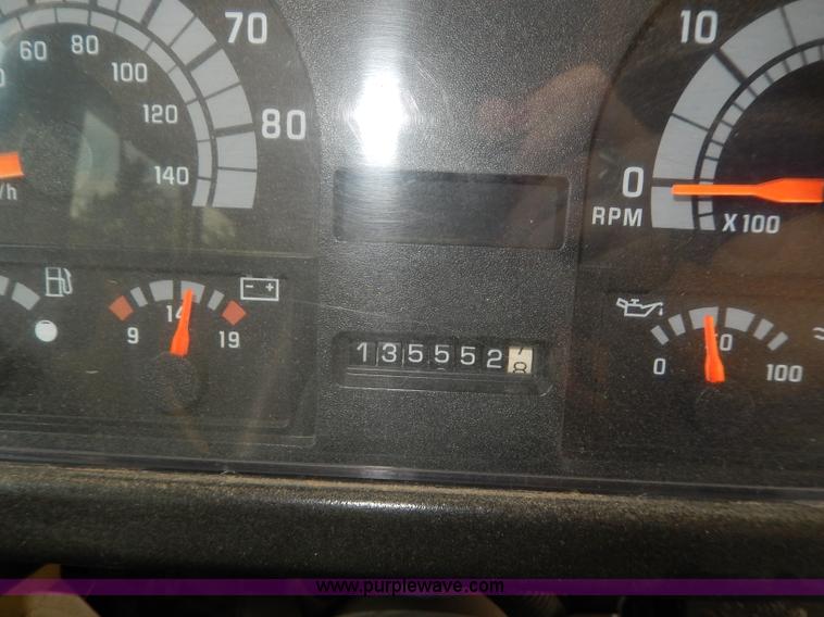 image for item I4345 1999 Chevrolet Blue Bird school bus