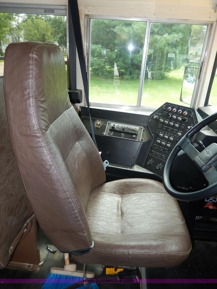 image for item I4345 1999 Chevrolet Blue Bird school bus