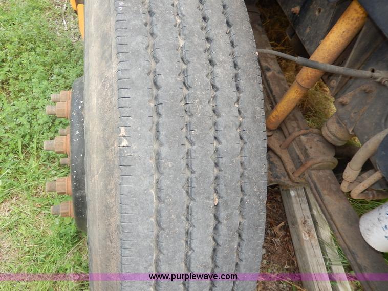 image for item I4345 1999 Chevrolet Blue Bird school bus