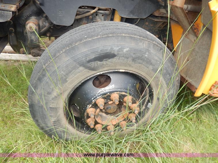 image for item I4345 1999 Chevrolet Blue Bird school bus