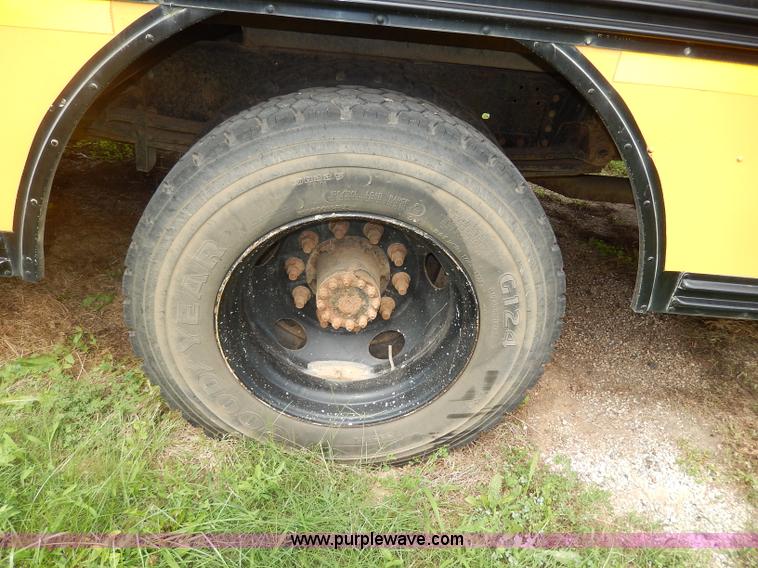 image for item I4345 1999 Chevrolet Blue Bird school bus