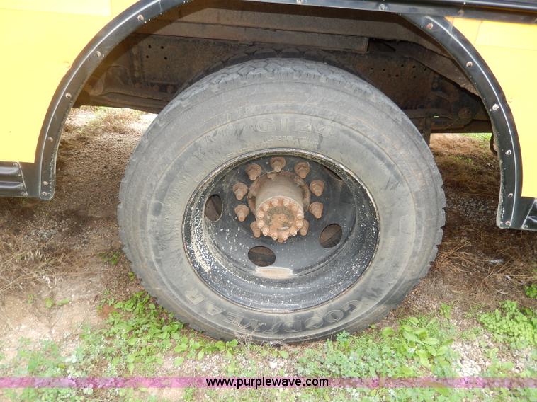 image for item I4345 1999 Chevrolet Blue Bird school bus