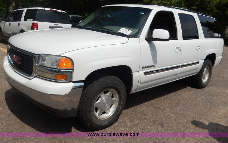 image for item I4346 2003 GMC Yukon XL SUV