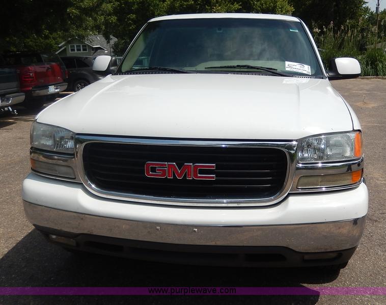 image for item I4346 2003 GMC Yukon XL SUV