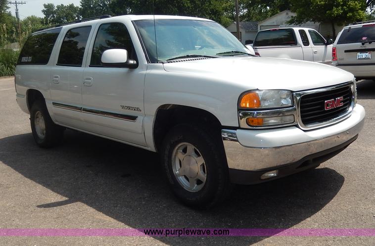 image for item I4346 2003 GMC Yukon XL SUV