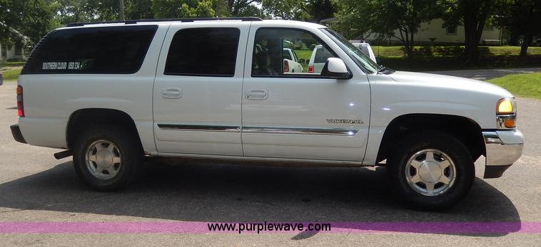 image for item I4346 2003 GMC Yukon XL SUV