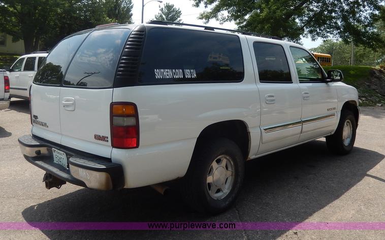 image for item I4346 2003 GMC Yukon XL SUV
