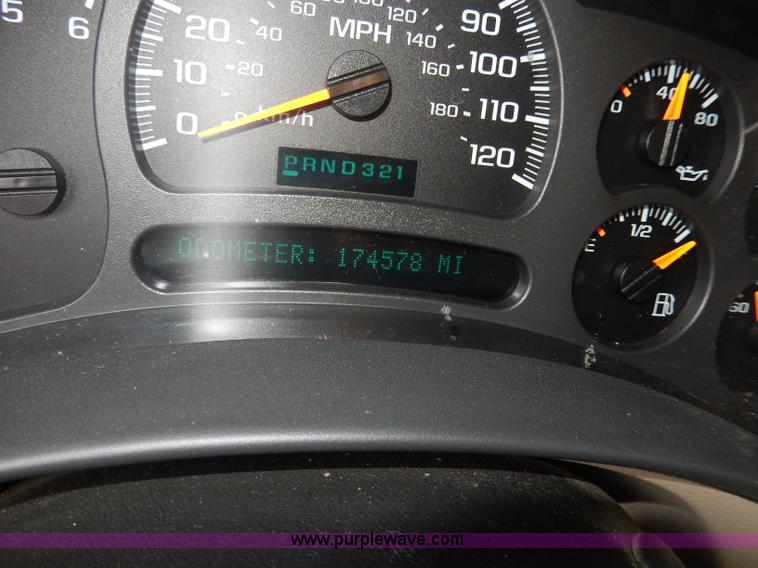 image for item I4346 2003 GMC Yukon XL SUV